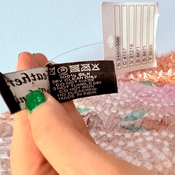 NWT Feathers Anthropologie By Tolani Multicolor Lightweight Silk Scarf - Picture 8 of 9